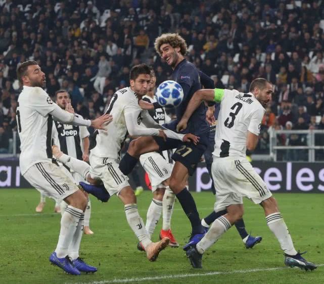  曼联太子闪耀全场，年轻力量助力红魔腾飞