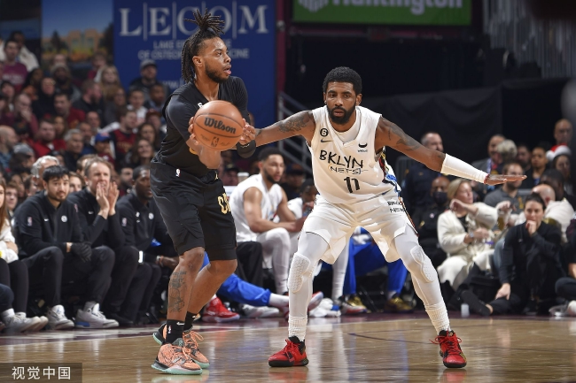  加兰准三双骑士主场力克篮网取三连胜