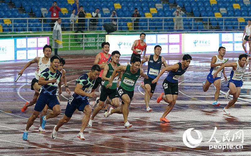  莱切青年军发威，激情拼搏战平联赛领头羊