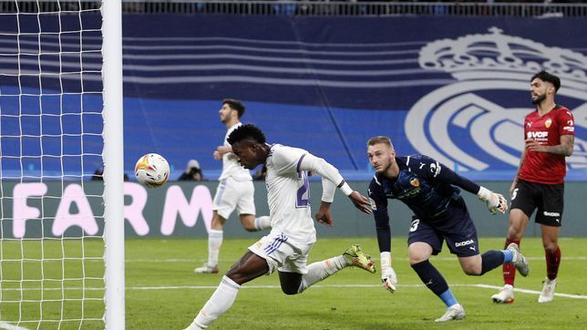  法甲青春风暴席卷赛场，雷恩小将传射建功助球队登顶