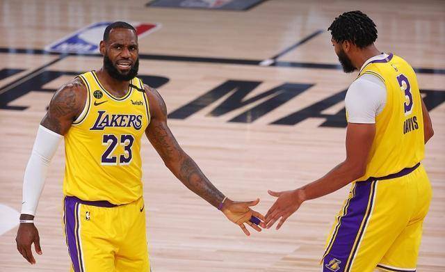  浓眉哥伤退詹眉组合哑火湖人惜败掘金  