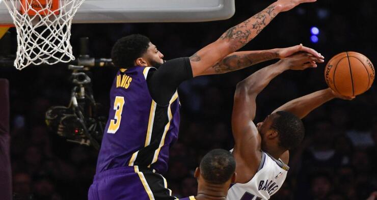  霍勒迪致命封盖雄鹿防守制胜击退热火豪取八连胜